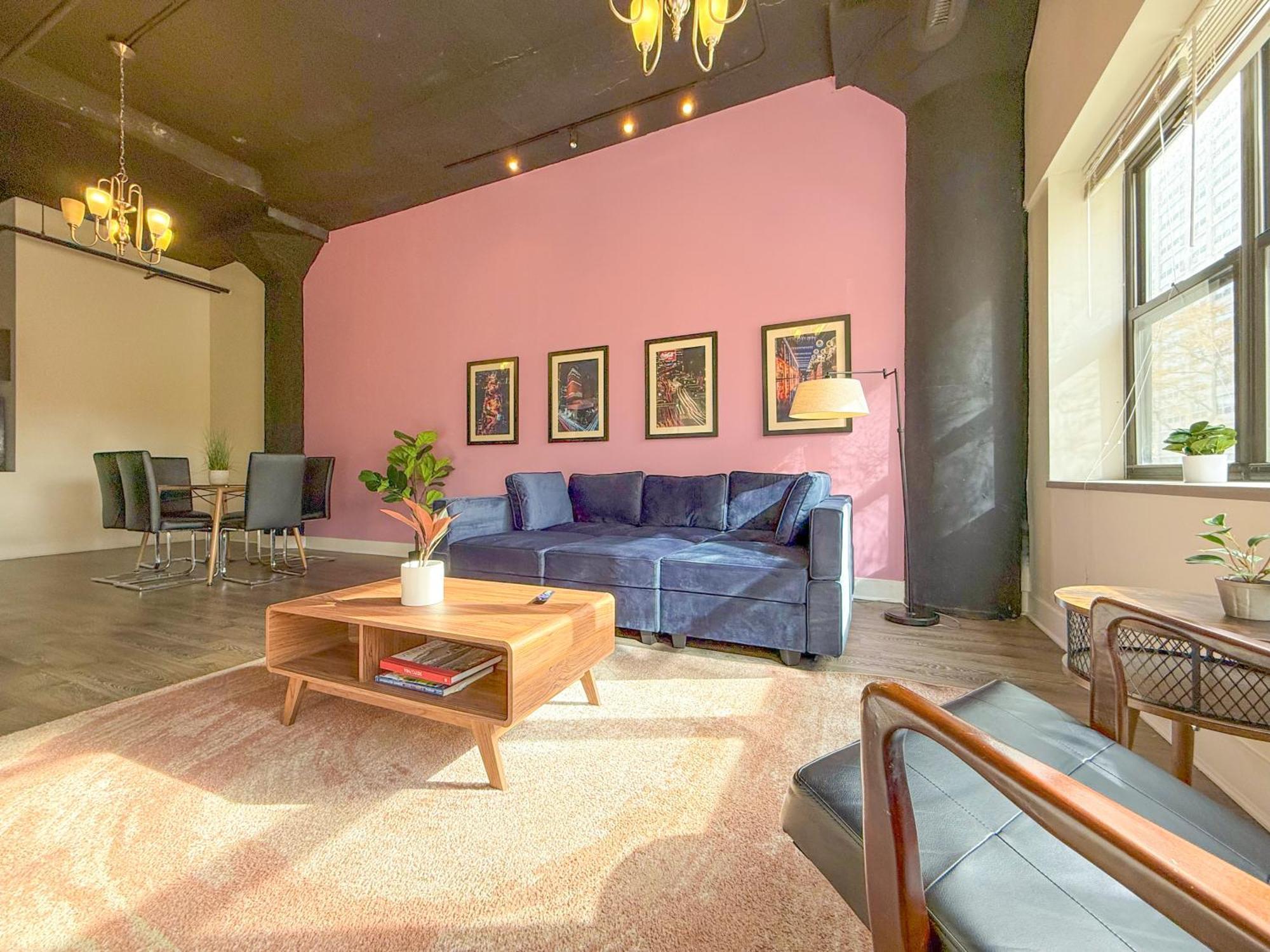 Mccormick Place Huge 2Br Cozy Loft Suite With Optional Parking Sleeps 8 Near Soldier Field And Grant Park *