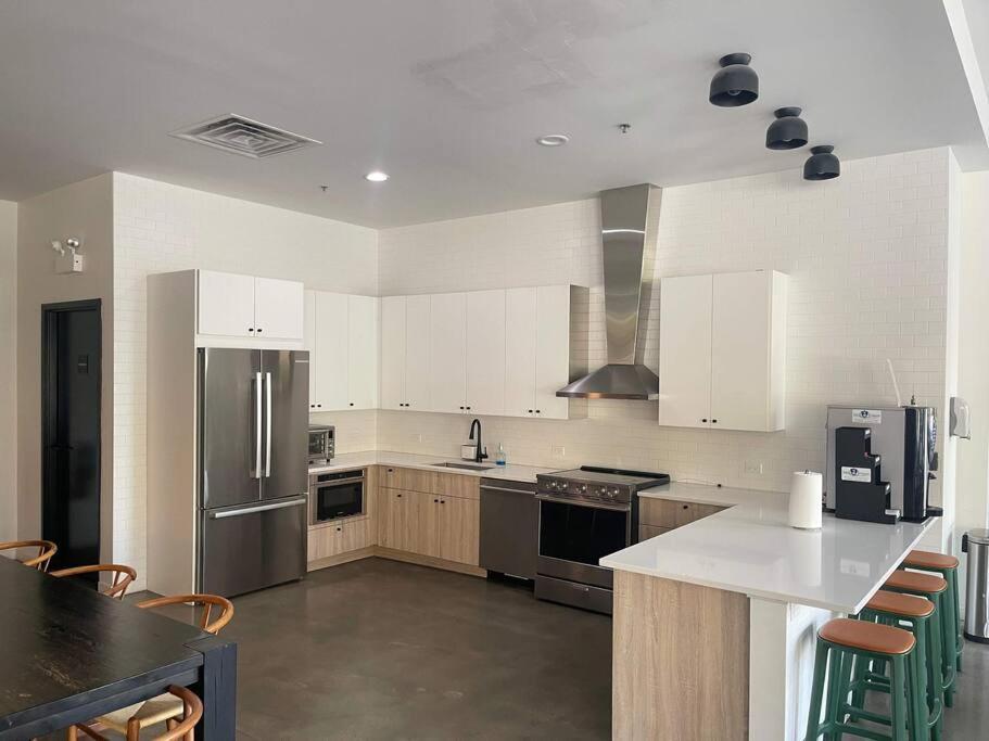Apartment Private With Share Livingroom And Kitchen In Pilsen *
