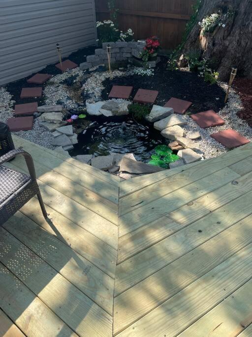 Cozy 4bd House Fireplace And Pond Chicago