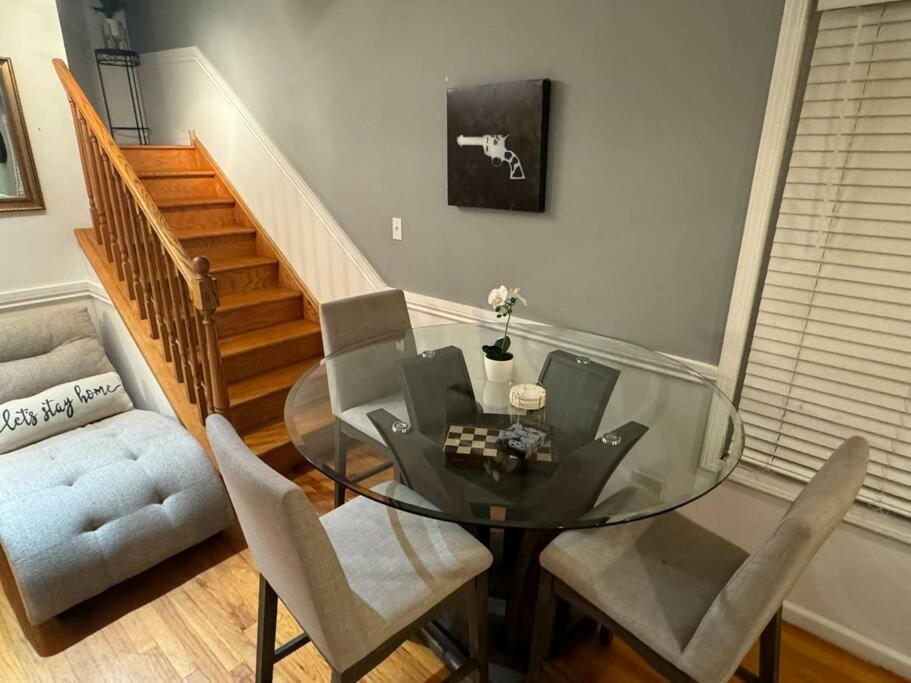 Casa de Férias Cozy 4bd House Fireplace And Pond Chicago