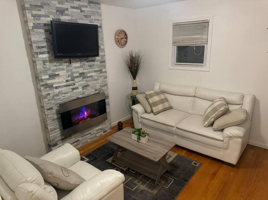 Cozy 4bd House Fireplace And Pond *
