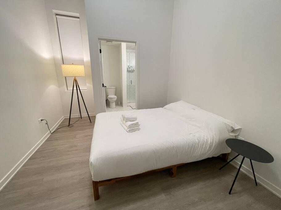 Flexible Choices & Modern Amenities ! Chicago