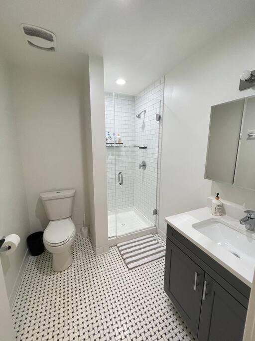 Flexible Choices & Modern Amenities ! Chicago
