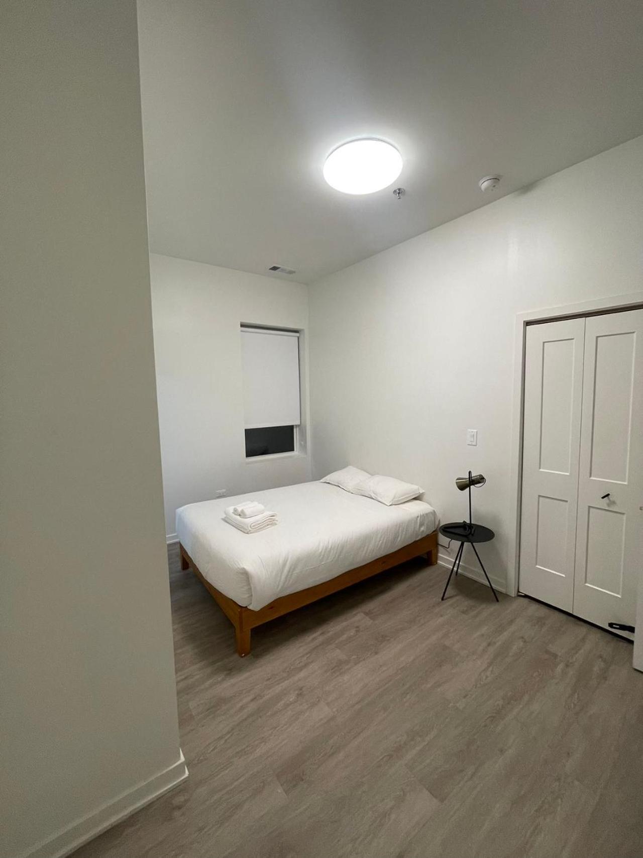 Modern Shared Near Downtown Chicago, Flexible Options And Shared Amenities * Chicago