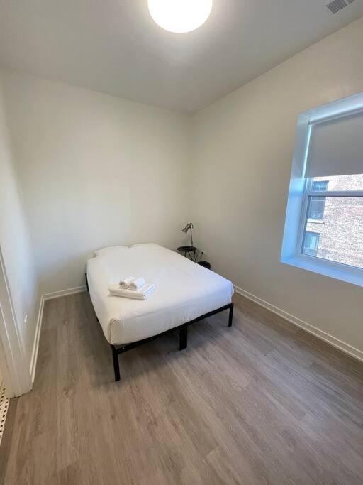 Luxurious 4 Bedroom Retreat In The Heart Of Chicago's Vibrant Downtown Apartment