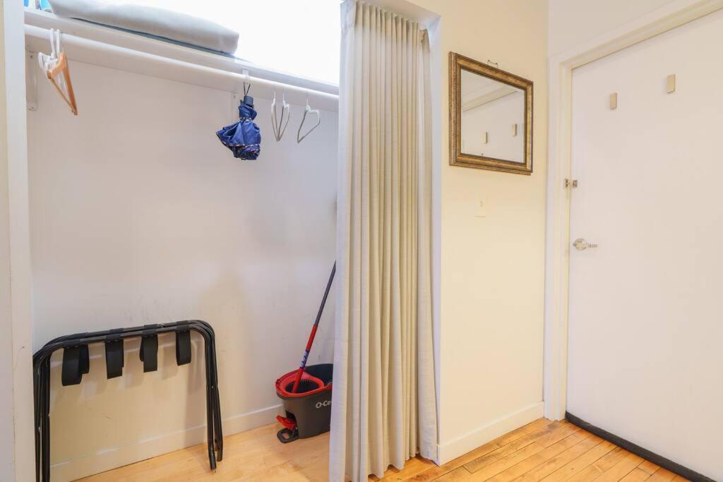 Prime Wicker Park Close To Shops & Dining