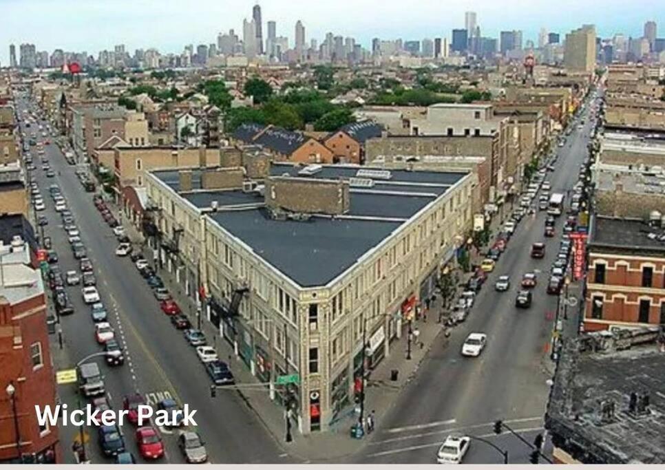 Prime Wicker Park Close To Shops & Dining Apartment Chicago