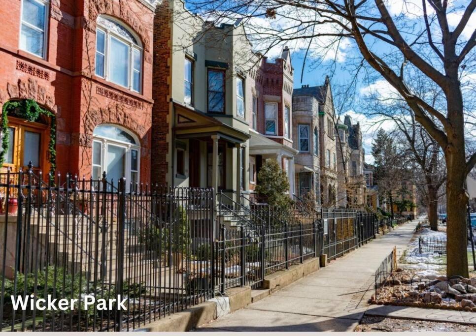 Prime Wicker Park Close To Shops & Dining Apartment *