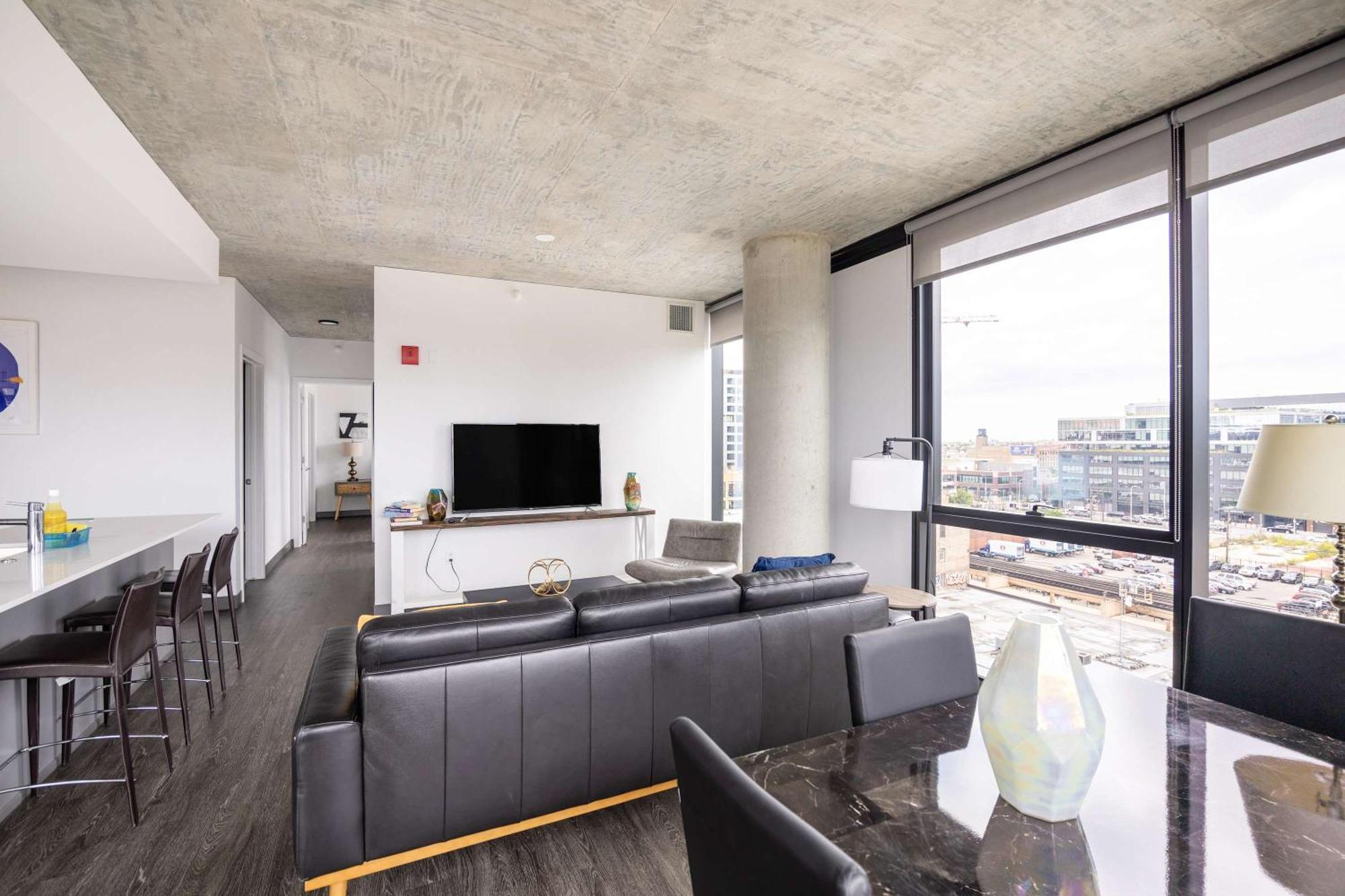 Apartment Sophisticated 3br - New Modern And Luxurious