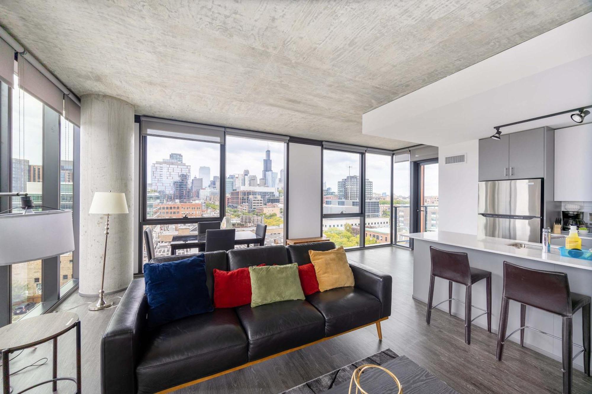 Sophisticated 3br - New Modern And Luxurious *