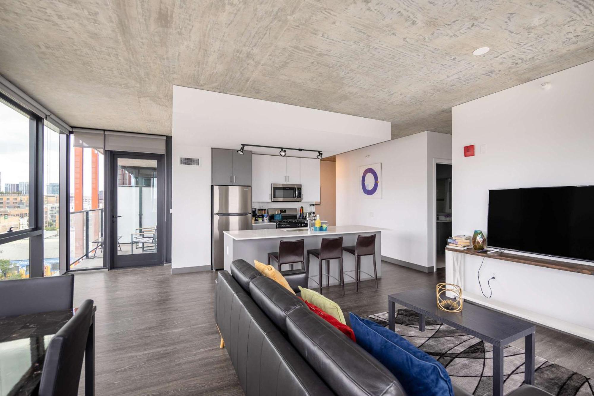Sophisticated 3br - New Modern And Luxurious