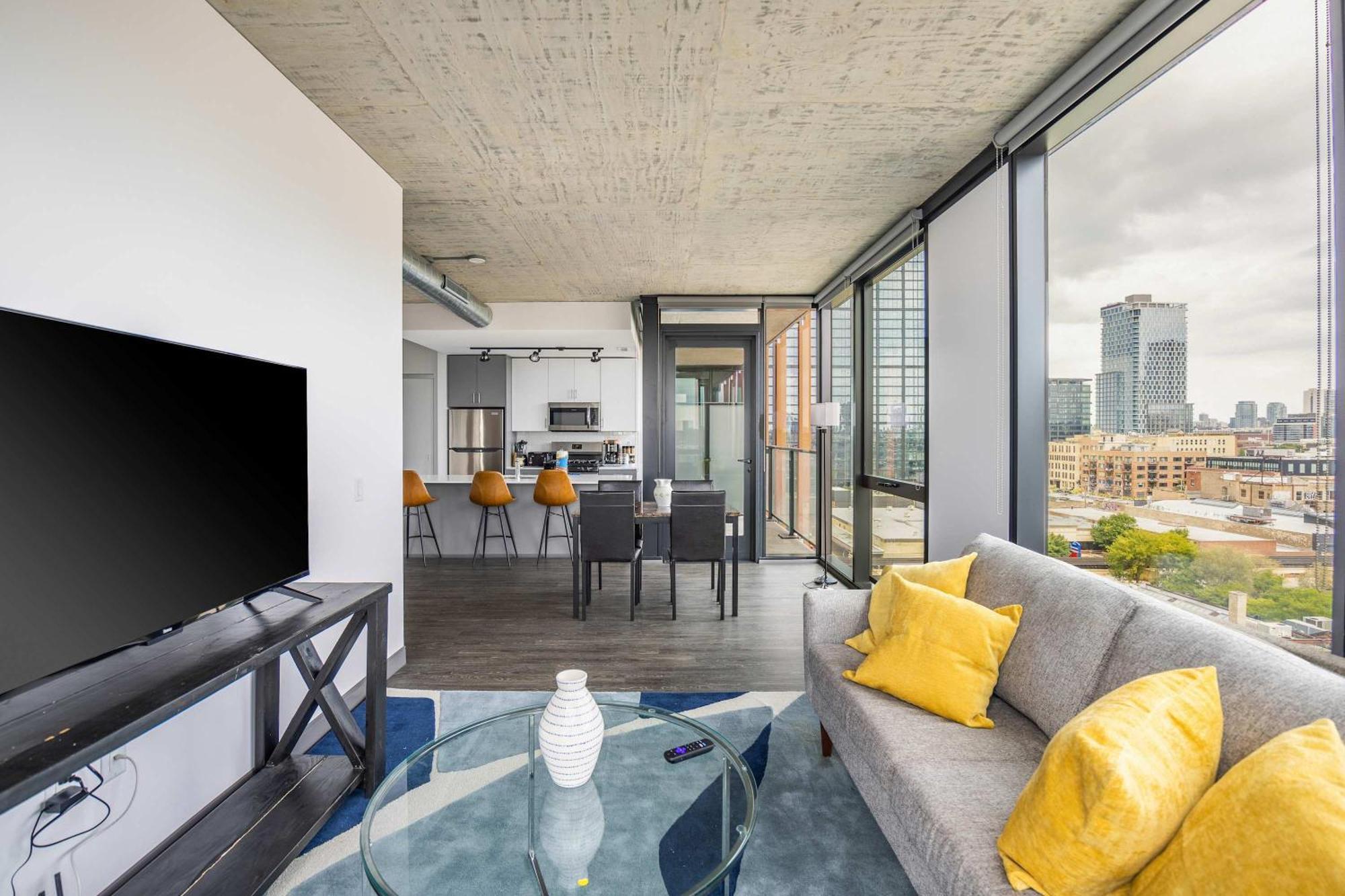 Freshly Minted 2br - Elegance & Comfort In Apartment Chicago