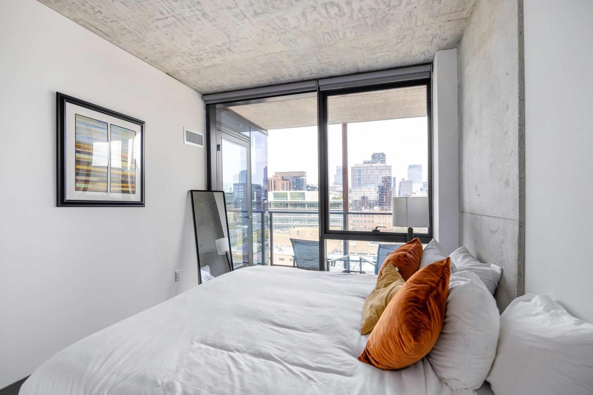 Sophisticated 3br - New Modern And Luxurious *