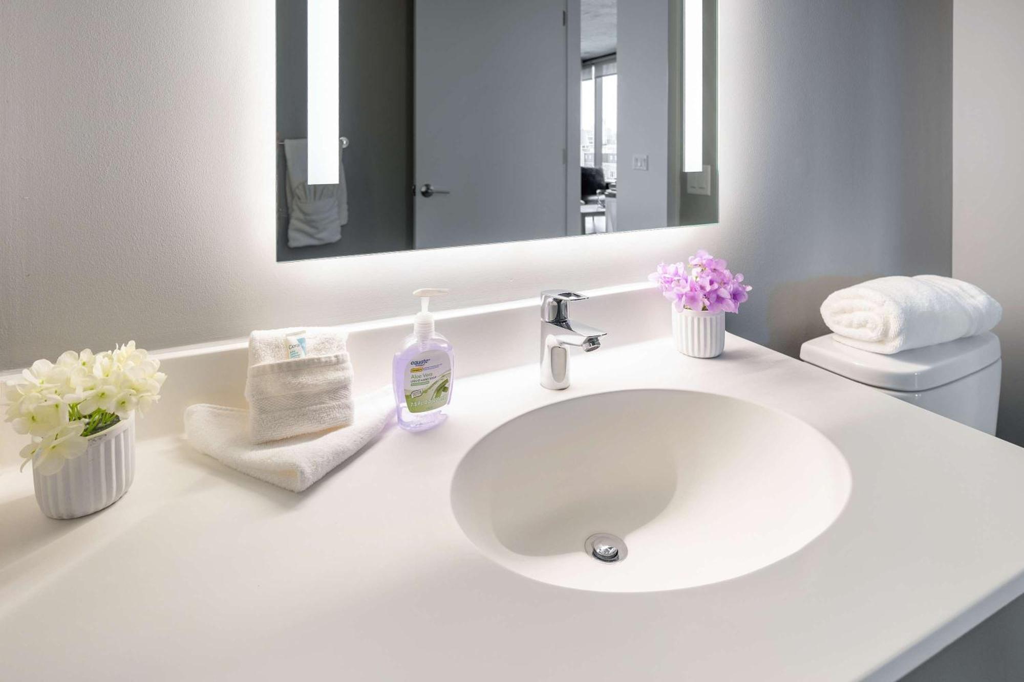 Sophisticated 3br - New Modern And Luxurious Apartment