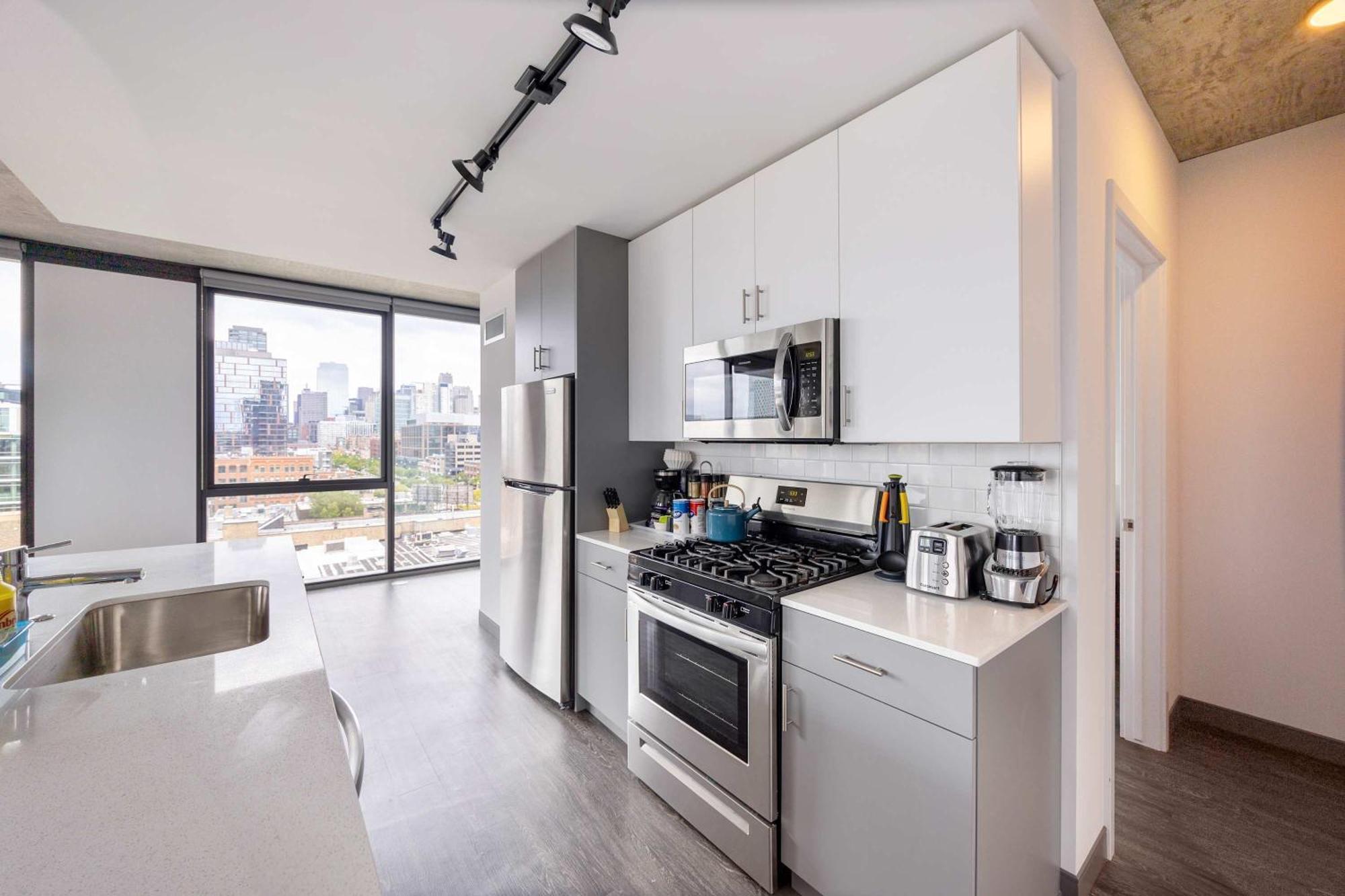 Apartment Sophisticated 3br - New Modern And Luxurious