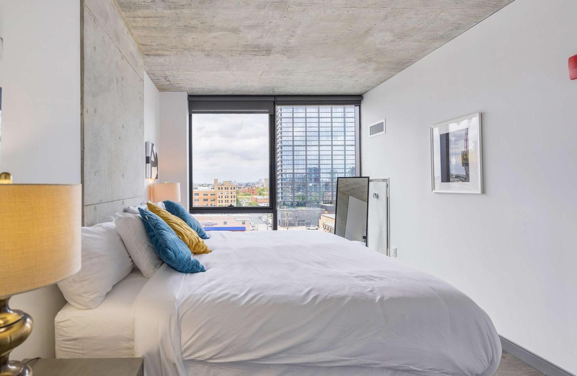 Sophisticated 3br - New Modern And Luxurious