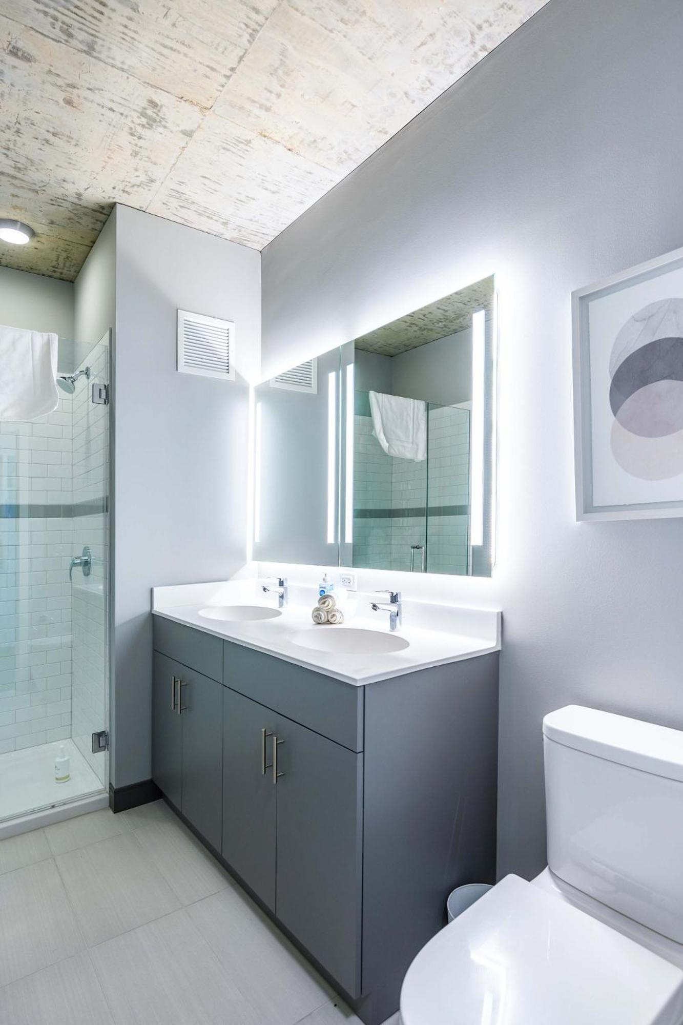 Freshly Minted 2br - Elegance & Comfort In Apartment