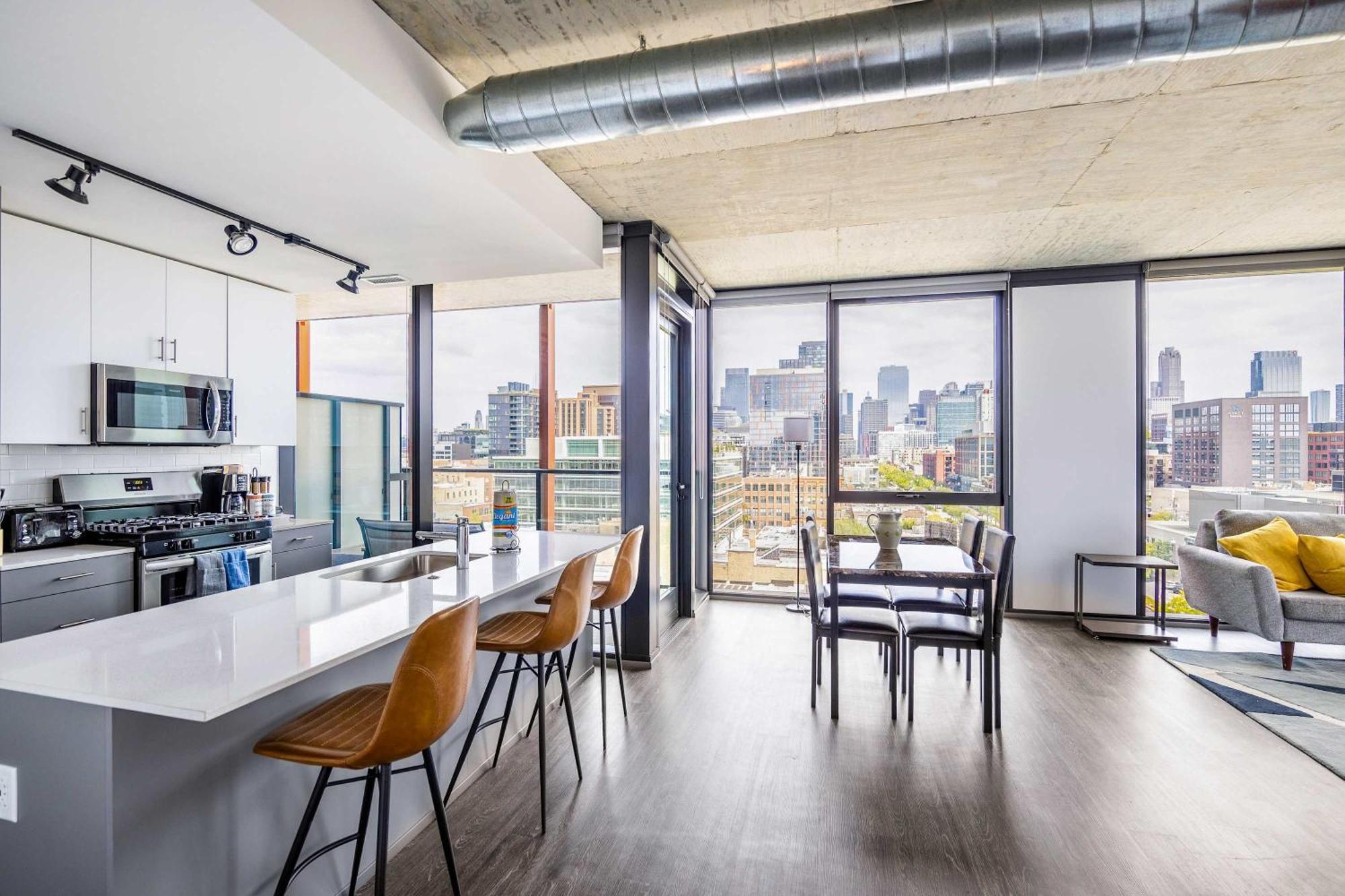 Freshly Minted 2br - Elegance & Comfort In Apartment *