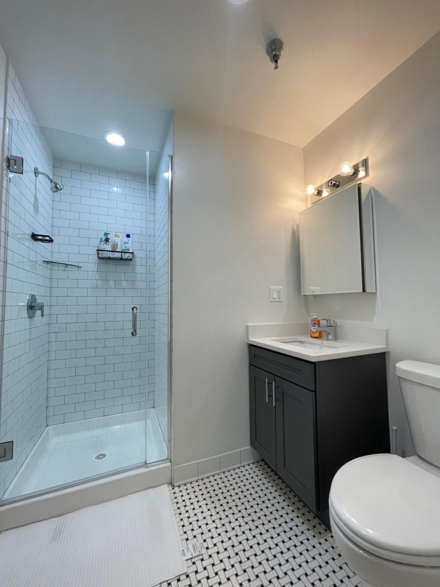 Charming Shared In Prime Location, 1 Bedroom And 1 Bathroom