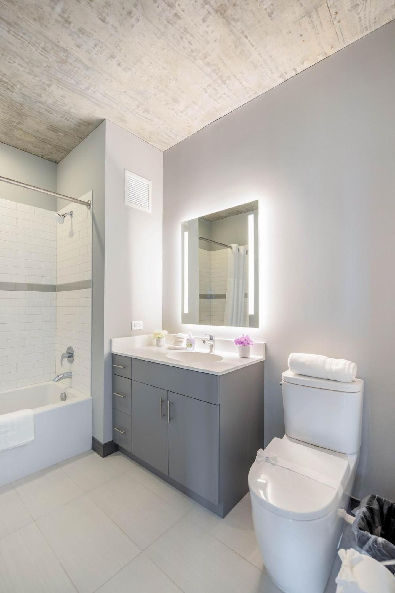 Sophisticated 3br - New Modern And Luxurious Apartment *