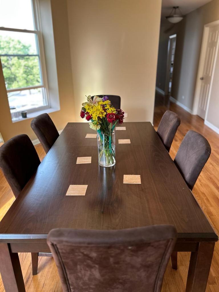 Luxury Bedroom One Chicago