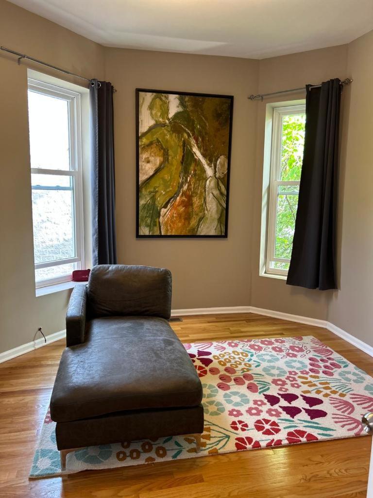 Homestay Luxury Bedroom One *