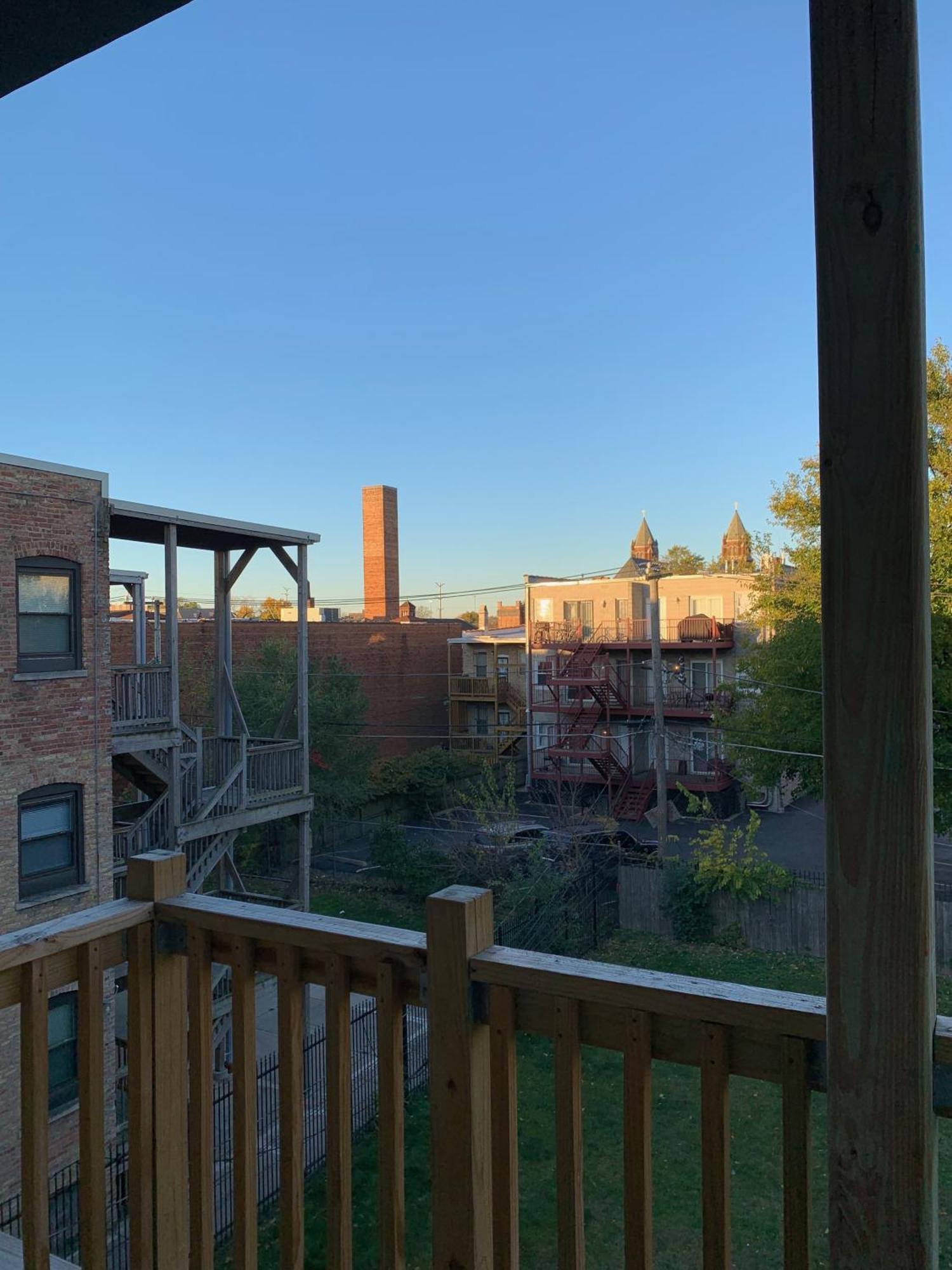 Entire With Private Balcony *