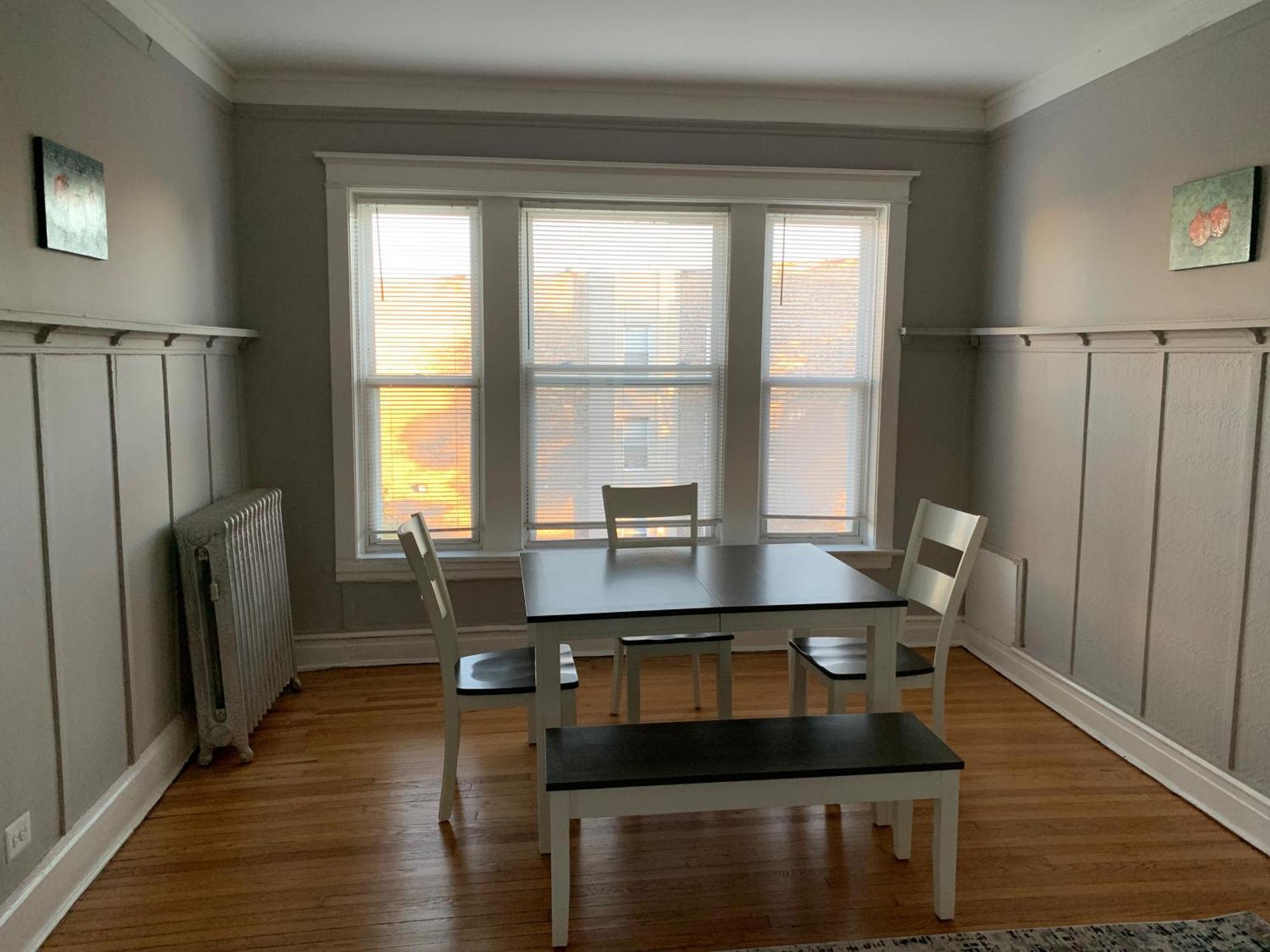 Entire With Private Balcony Apartment *