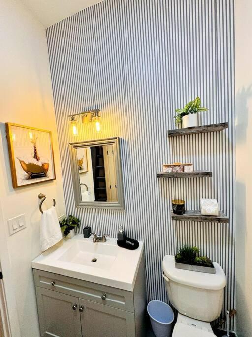 Apartment Chic Safari Haven - 2 Bd\2 Ba - Sleeps 8