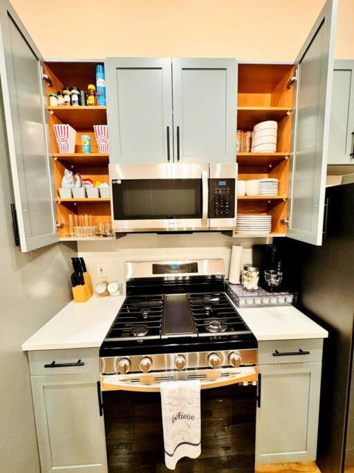 Apartment Chic Safari Haven - 2 Bd\2 Ba - Sleeps 8 *