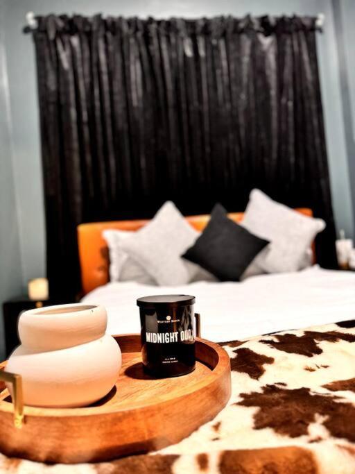 Chic Safari Haven - 2 Bd\2 Ba - Sleeps 8 * Chicago