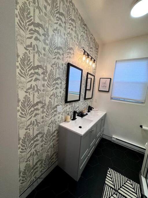 Apartment Chic Safari Haven - 2 Bd\2 Ba - Sleeps 8