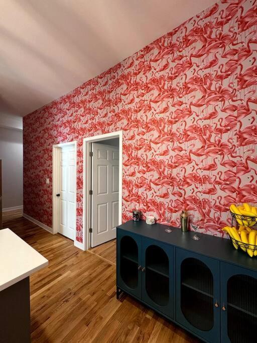 Apartment Chic Safari Haven - 2 Bd\2 Ba - Sleeps 8 Chicago