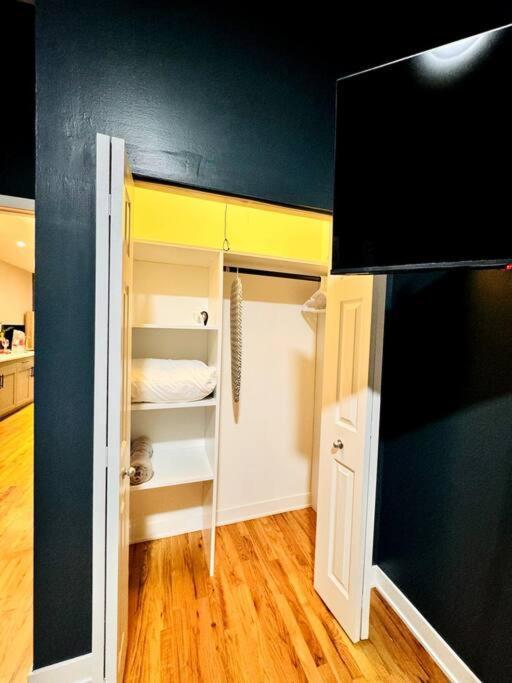 Chic Safari Haven - 2 Bd\2 Ba - Sleeps 8