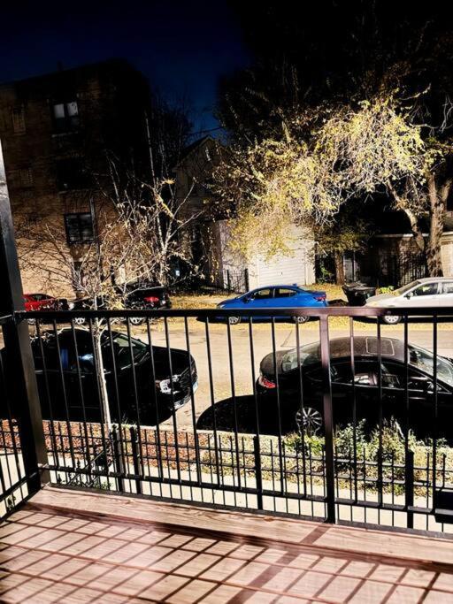 Chic Safari Haven - 2 Bd\2 Ba - Sleeps 8 Chicago