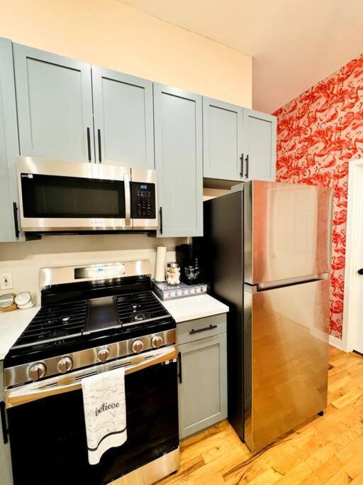 Chic Safari Haven - 2 Bd\2 Ba - Sleeps 8 Chicago