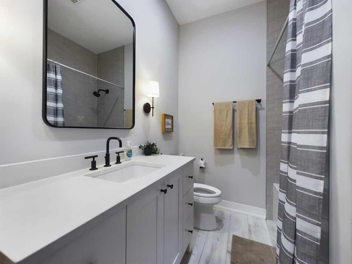 Chic 2br Top-floor Gem * Chicago