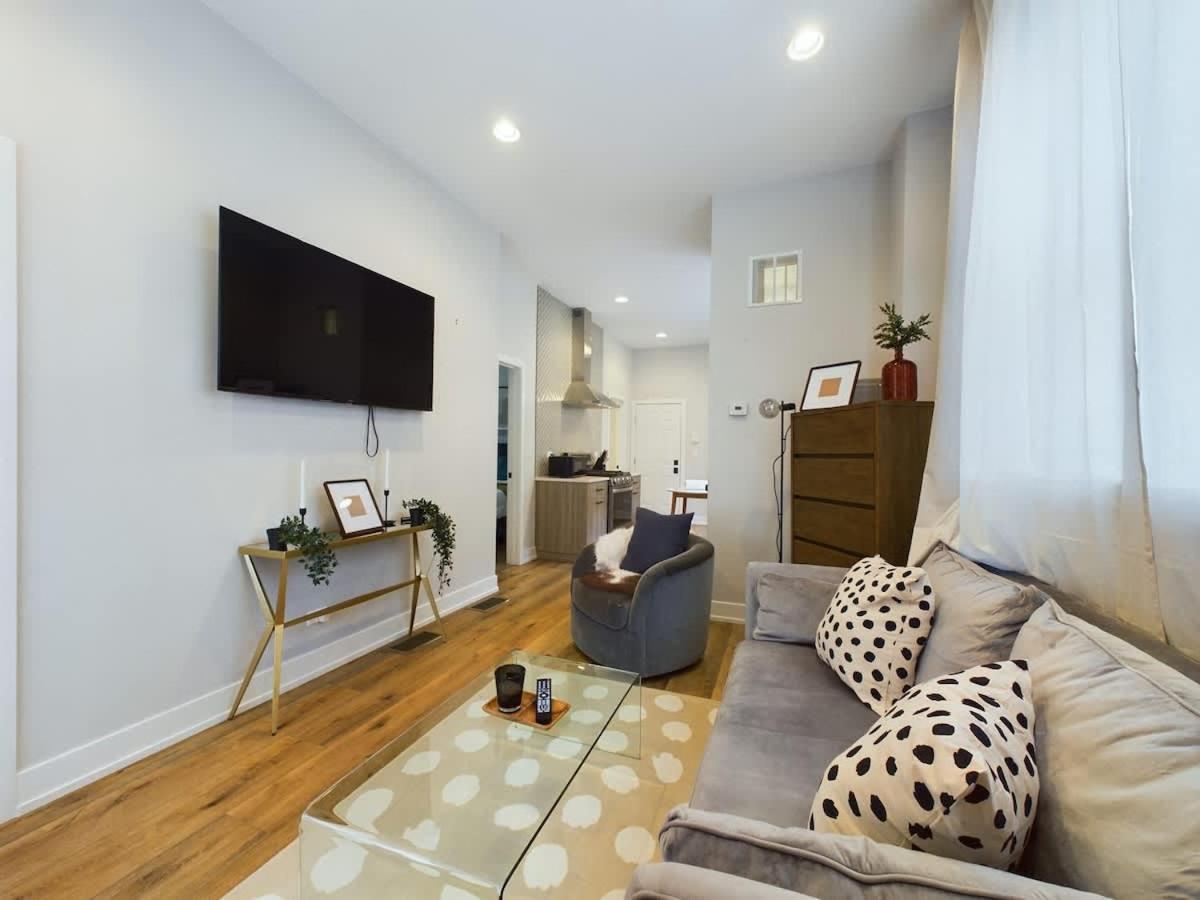 Chic 2br Top-floor Gem * Chicago