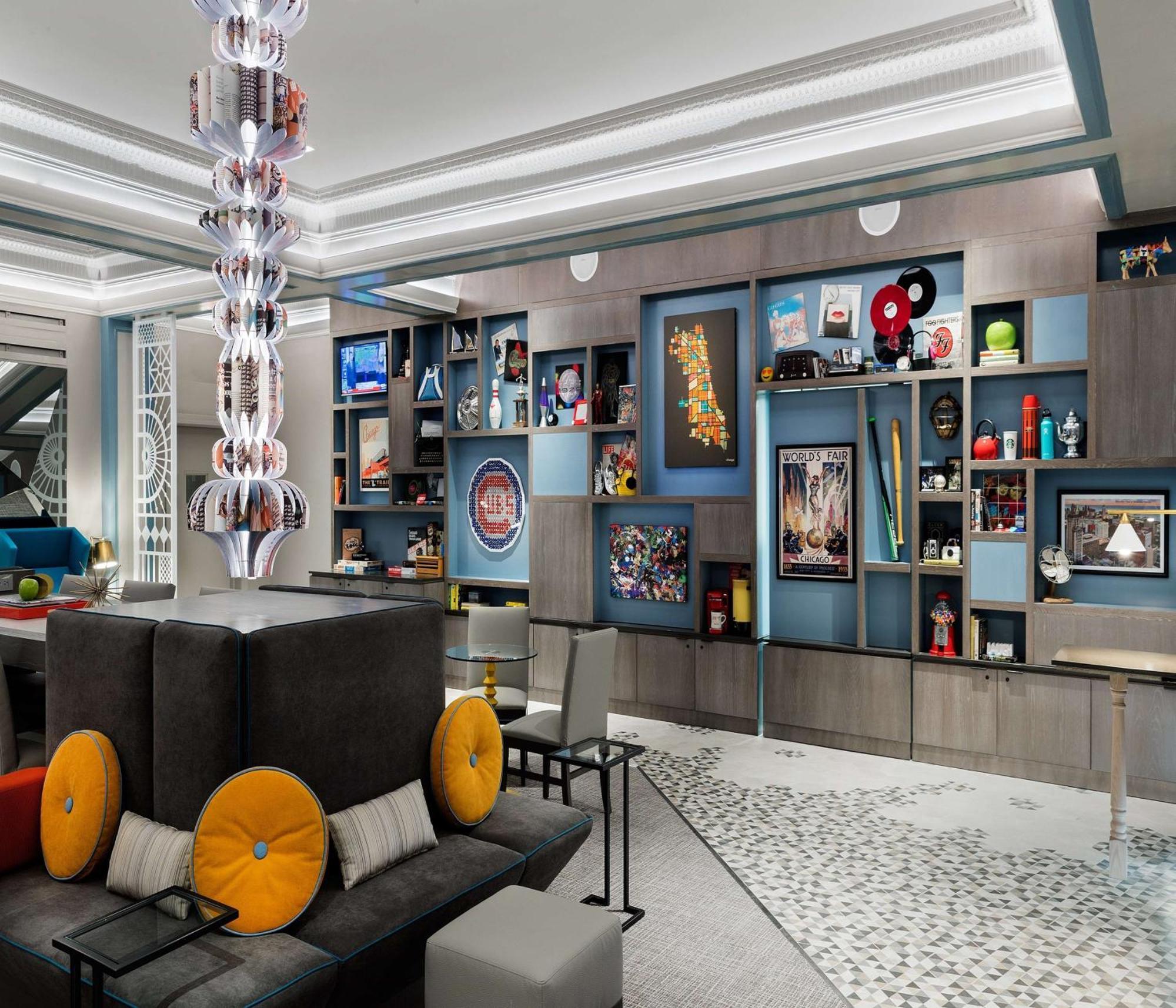 Versey Lincoln Park Hotel