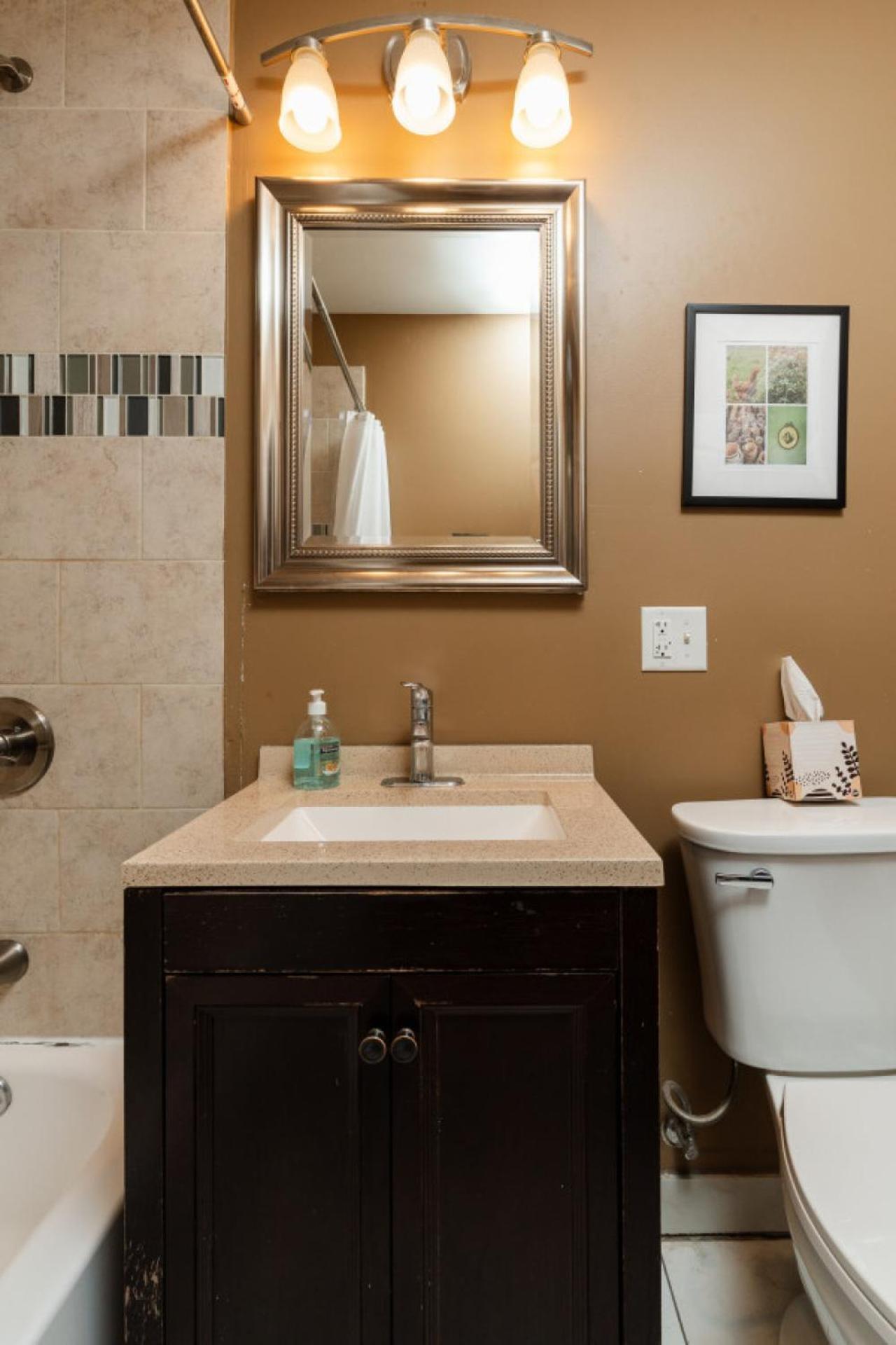 Wicker Park 2br Modern Dv3 *