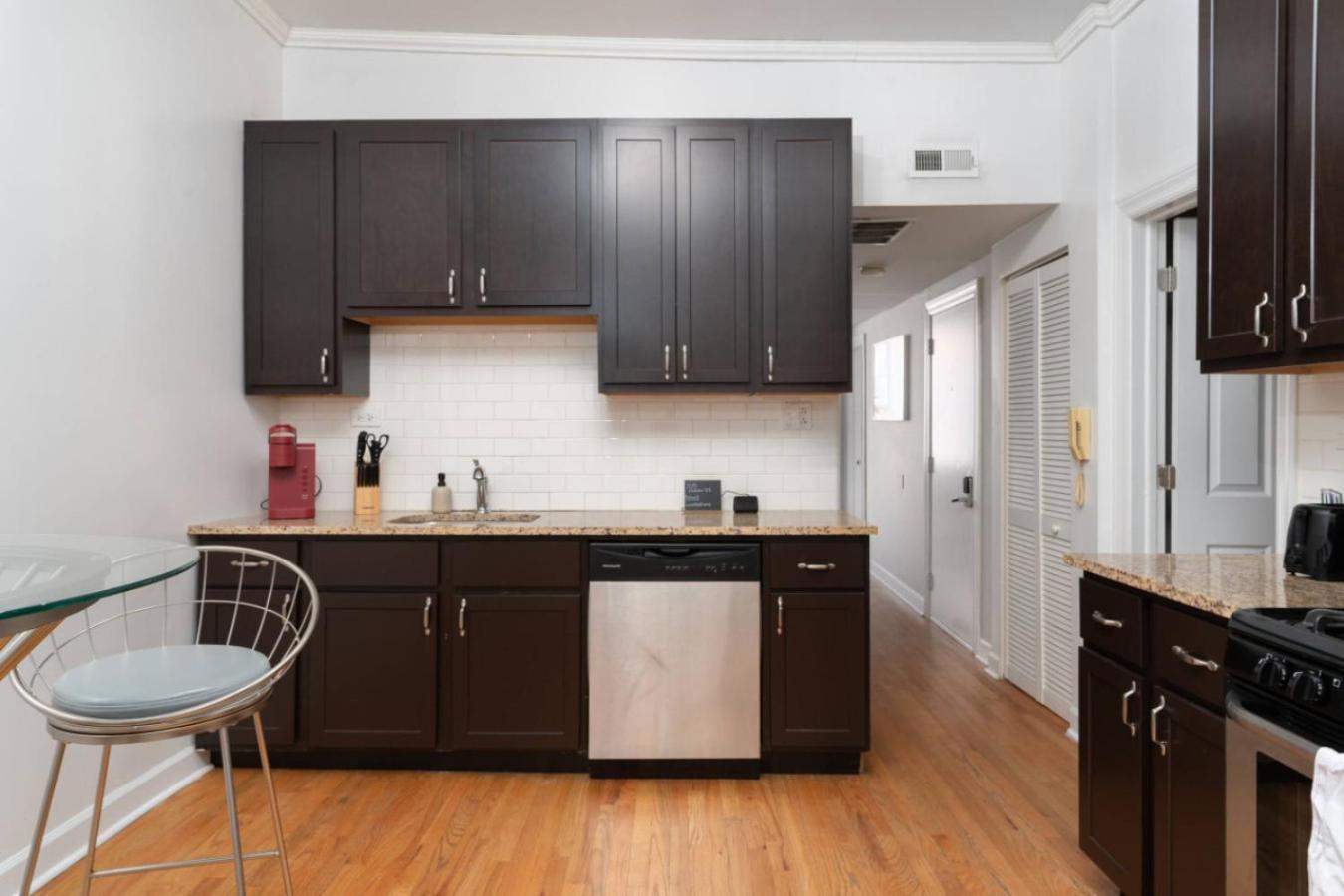 Ukrainian Village 2br Modern D1 Chicago