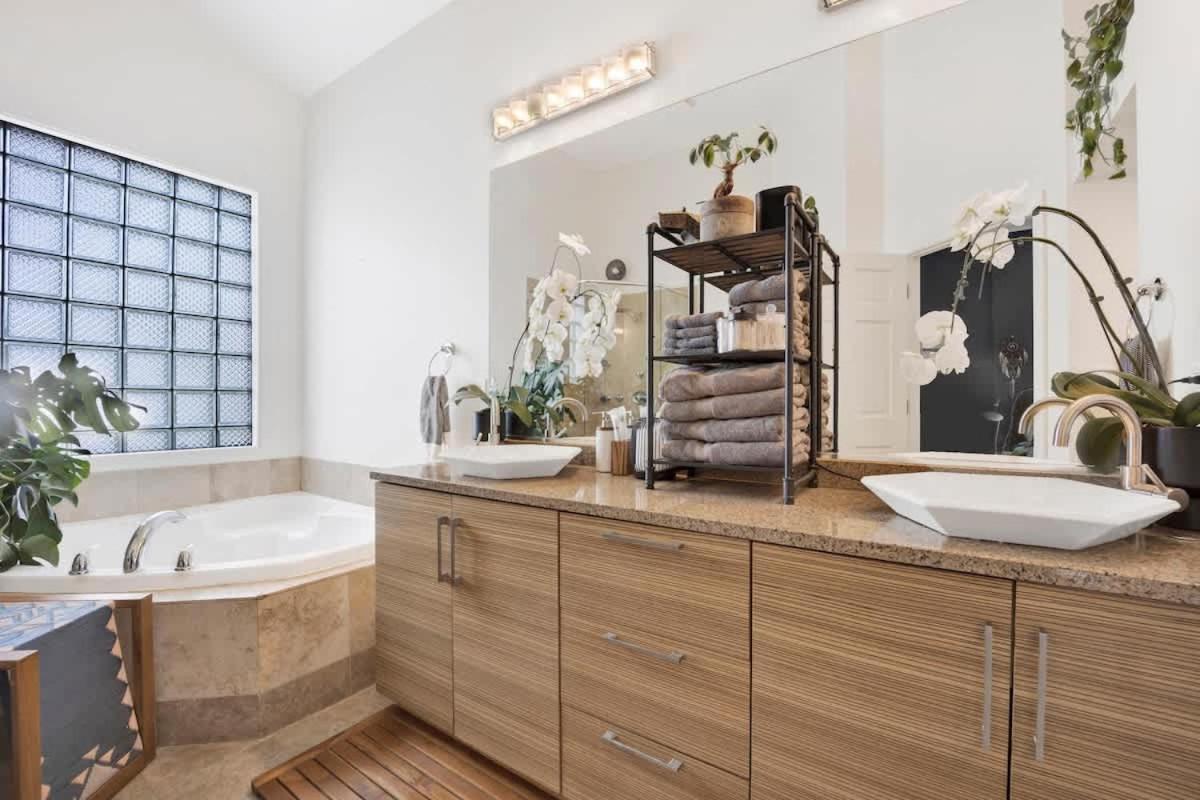 Designer Smart Holiday home Chicago