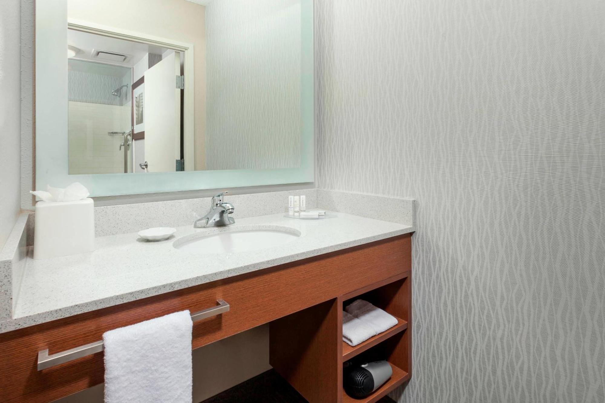 Springhill Downtown/river North Hotel