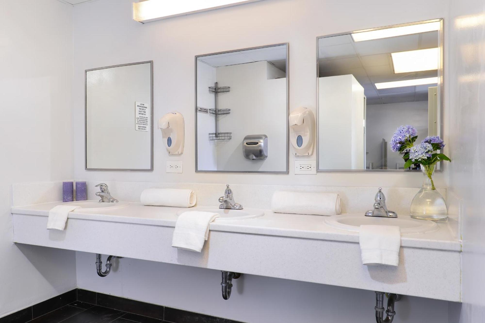 Hostel Getaway Chicago