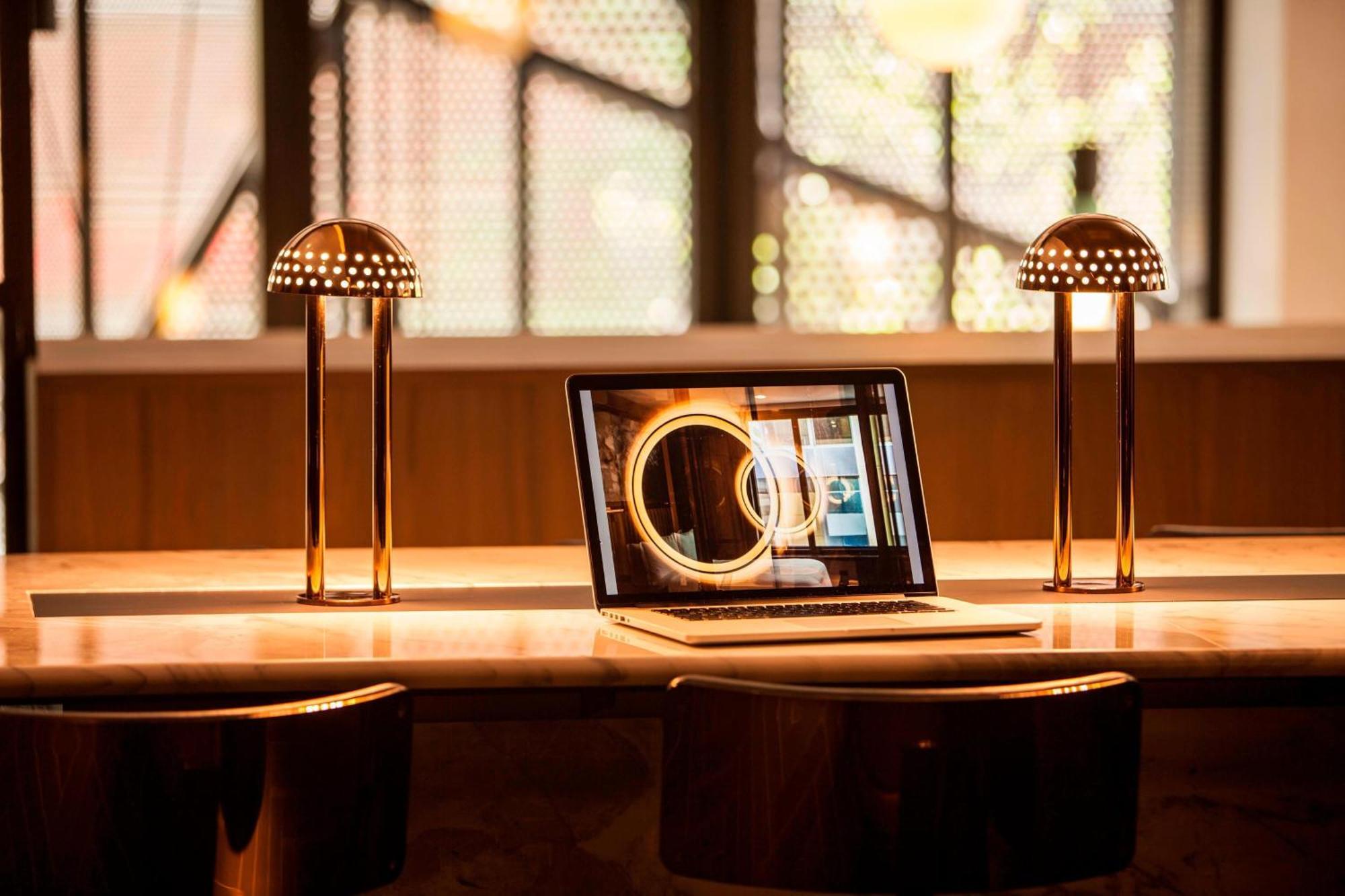 Emc2, Autograph Collection 4* Chicago