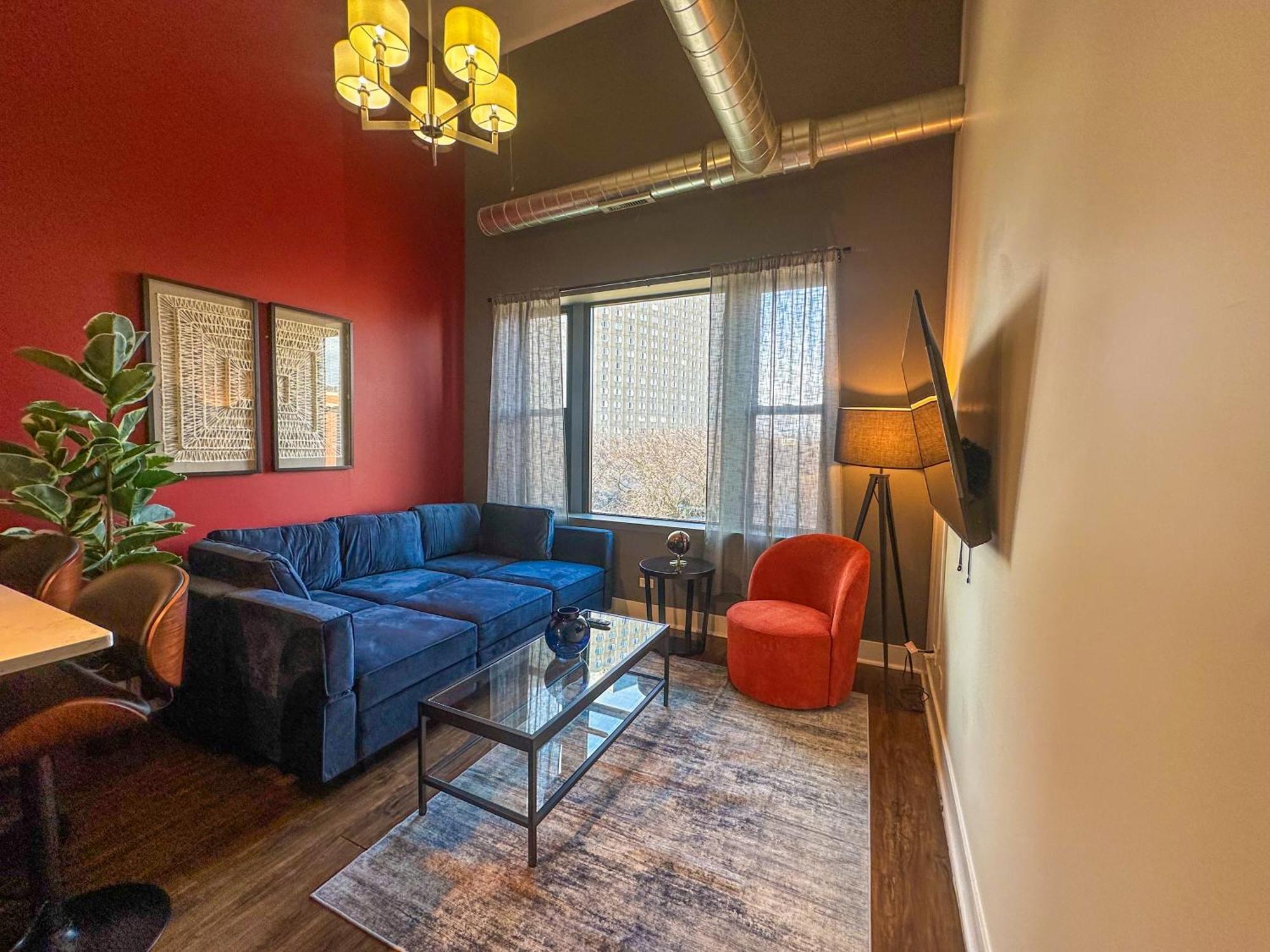 Cozy 3br Modern With Optional Parking Near Mccormick Place, Museum Campus And Soldier Field Apartment *