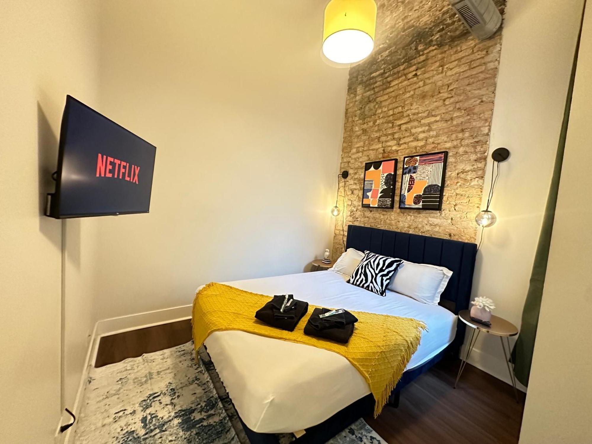 Cozy 3br Modern With Optional Parking Near Mccormick Place, Museum Campus And Soldier Field Apartment *