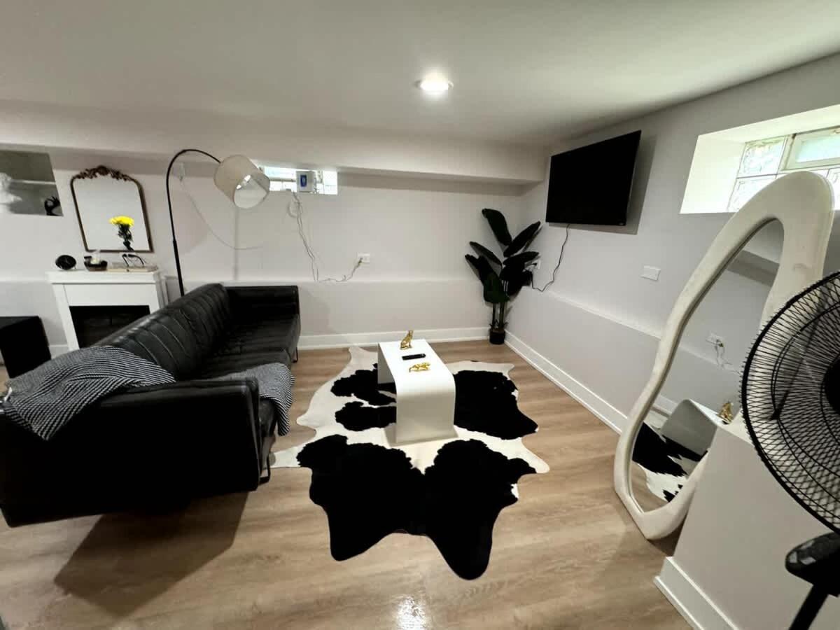 Apartment Budget-friendly Getaway Chicago