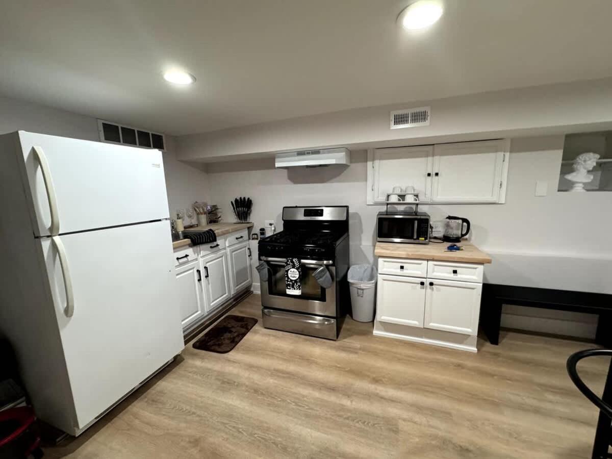 Apartment Budget-friendly Getaway Chicago