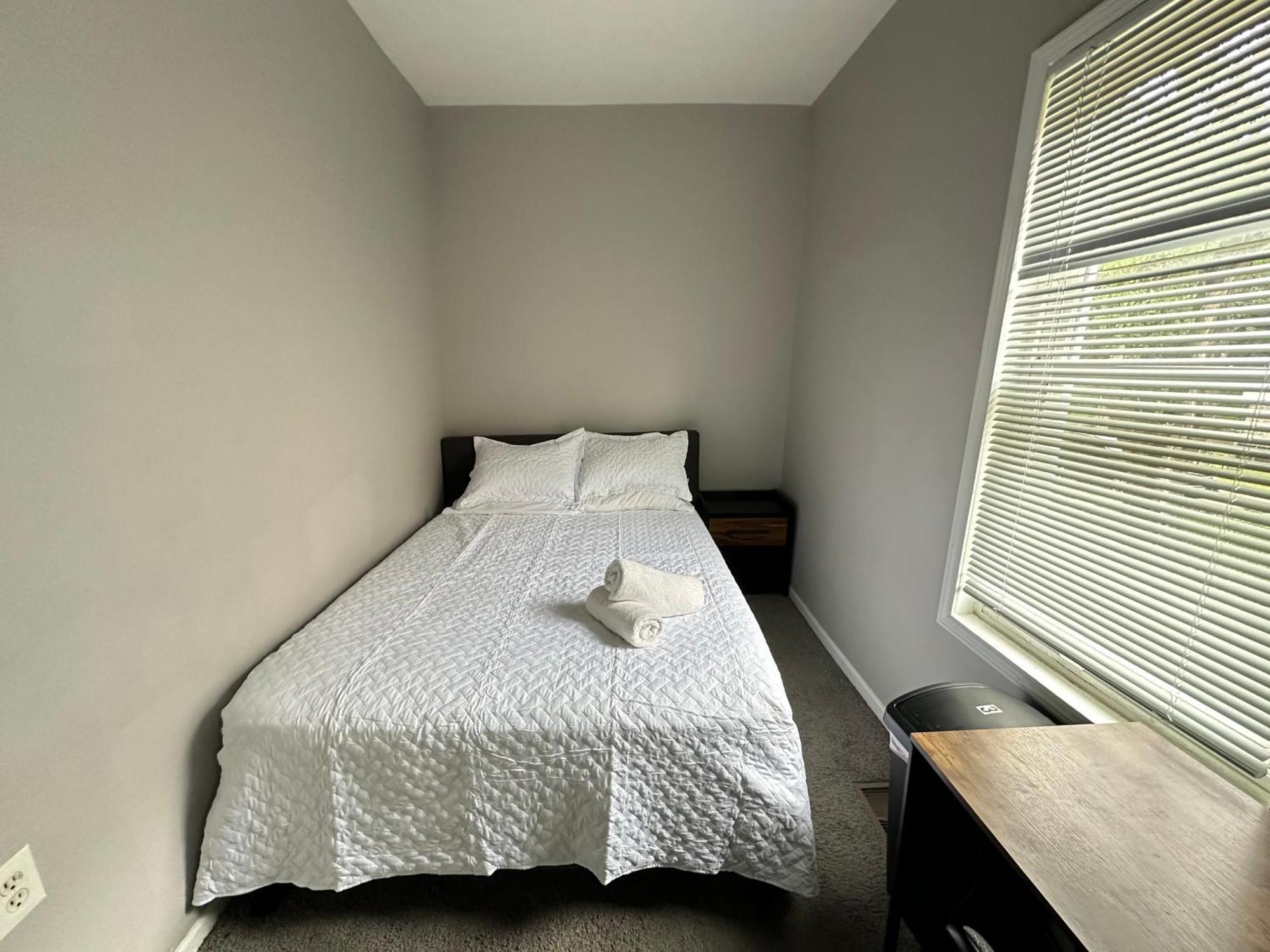 Homestay Wonderful Close To Downtown - Free Parking